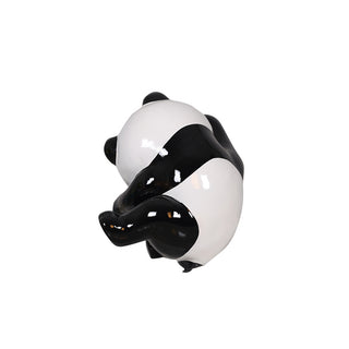 Panda Cub, Laying