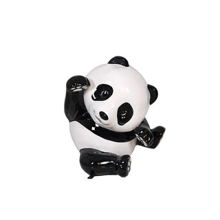 Panda Cub, Laying