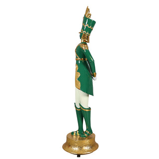 ELONGATED NUTCRACKER